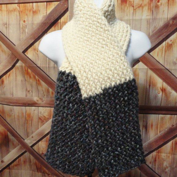 Blue & White Loom Knit Scarf~6"x 51"~Fashionable~wife handmade - Picture 2 of 4